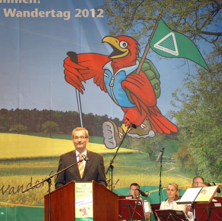 Brandenburgs Ministerpräsident Matthias Platzeck rechnet damit, dass der Deutsche Wandertag dem Wandertourismus in Brandenburg einen Schub verleiht.