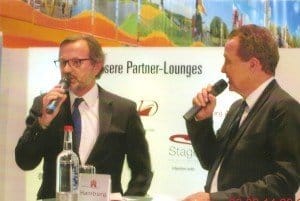CEO TUI Cruises Richard J. Vogel (l.) im Gespräch mit Uwe Bahn beim 4. Hamburger Kreuzfahrttag Foto: H.-P. Gaul