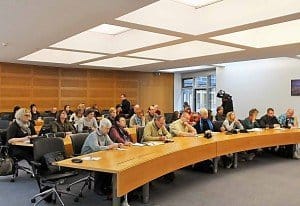 Grün zieht an: gut besuchte Pressekonferenz beim Nah- und Mittelost-Verein e.V. in Berlin-Mitte. Foto: M. Weghenkel