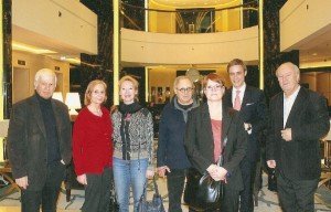 Benedikt Winkels (2. v. r.) mit CTOUR-Vorstandsmitgliedern in der Lobby des Waldorf Astoria Berlin Fotos: H.-P. Gaul 