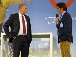 Der neue CEO Sebastian Ebel im Gespräch mit Kommunikationschef Mario Köpers