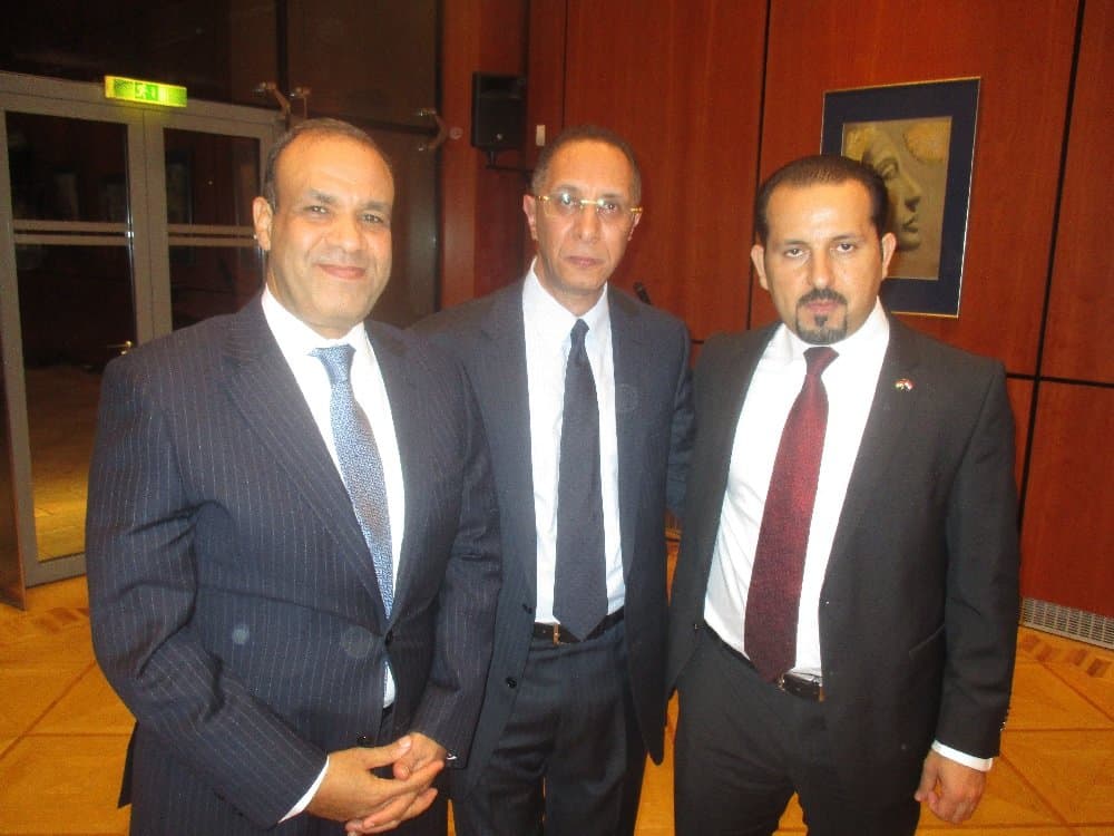 Botschafter Dr. Badr Abdelatty, Mohamed Abdel Gabbar und Tamer Marzouk (v. l.) in der Botschaft der Arabischen Republik Ägypten