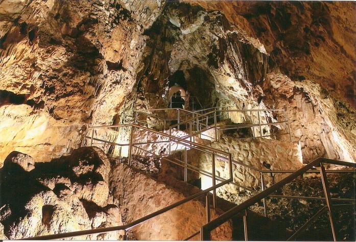 Weltweit einzigartig: Tropfsteinhöhle „Durovica spilja“ unter dem Flughafen von Dubrovnik