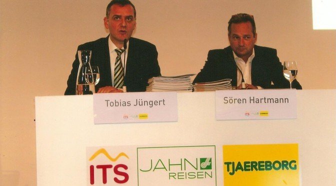 Sören Hartmann, Sprecher der Geschäftsführung (r.) und Tobias Jüngert, Bereichsleiter Unternehmenskommunikation während der Pressekonferenz in Salzburg