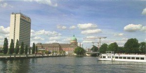 Das Potsdamer Stadtschloss am Hafen