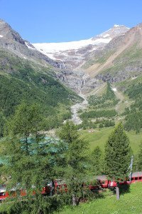 Blick auf den Palü-Gletscher gleich hinter der Station Alp Grüm